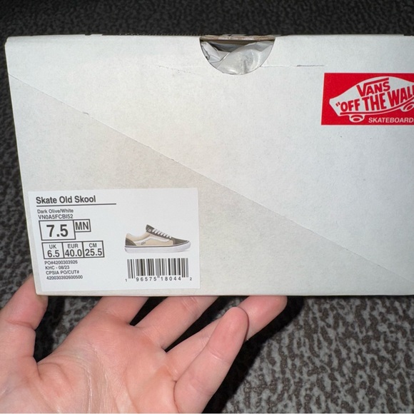 NEW Vans - Picture 7 of 7